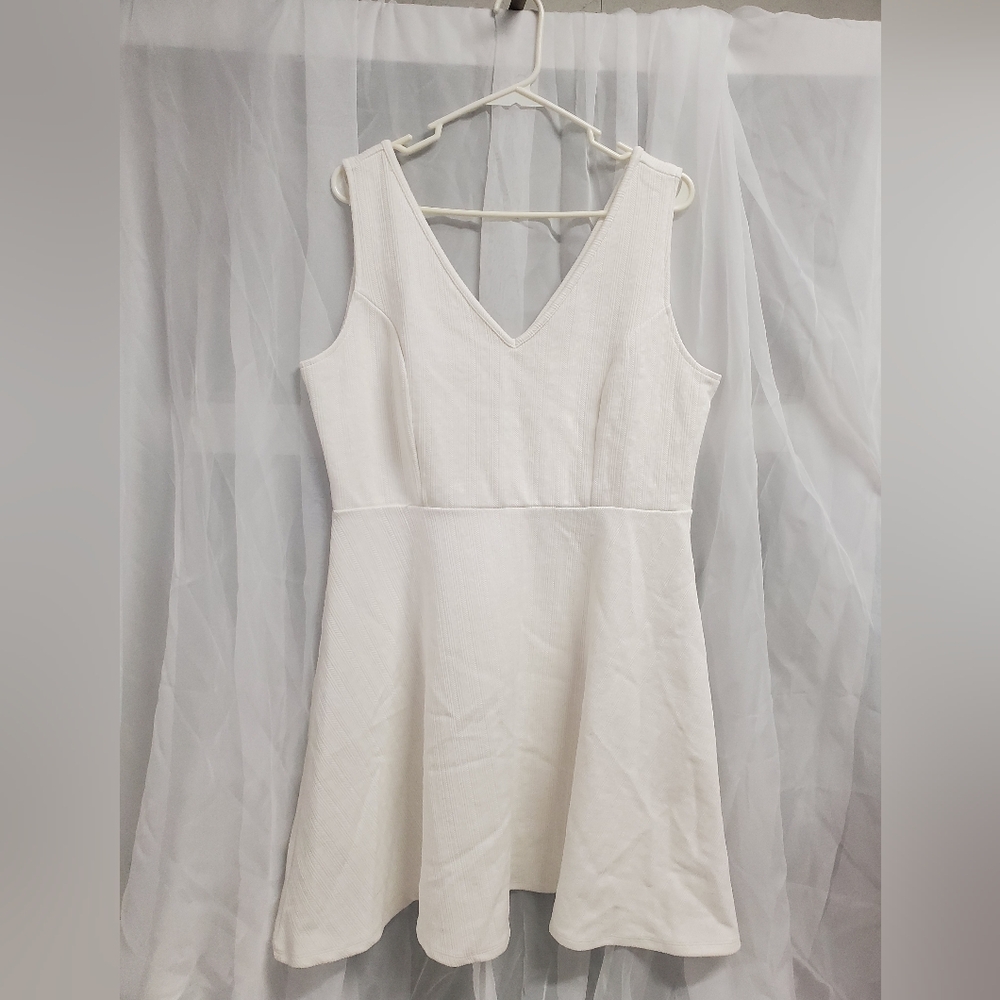 Maurices Short White V Neck Holiday Date Dress Sixe Large